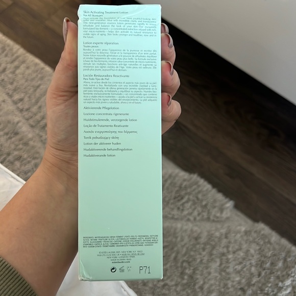 Estée Lauder Micro Essence Skin Activating Treatment Lotion 150ml NEVER USED - Picture 2 of 2